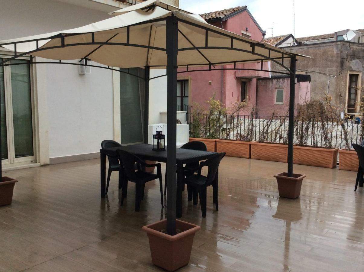 Suite Con Terrazza In Centro Storico Catánia Buitenkant foto